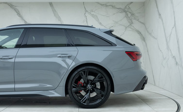 Audi RS6 Avant Carbon Black 38