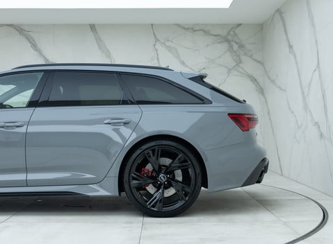 Audi RS6 Avant Carbon Black 38