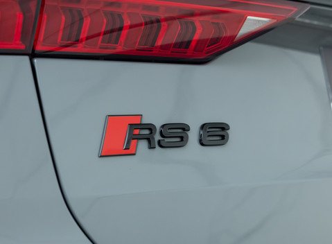 Audi RS6 Avant Carbon Black 36