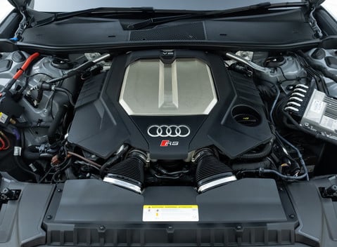 Audi RS6 Avant Carbon Black 39