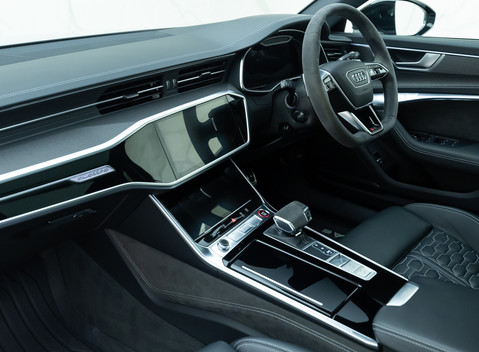 Audi RS6 Avant Carbon Black 16