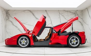 Ferrari Enzo 5