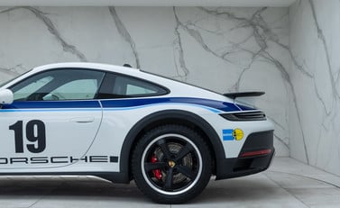 Porsche 911 Dakar 44