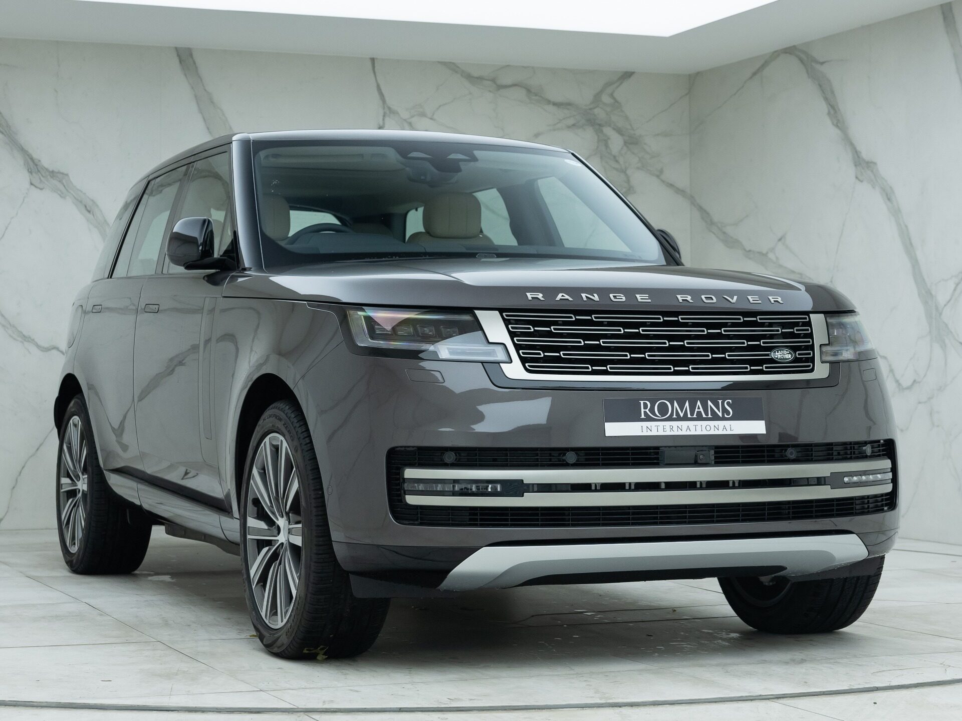 Used Land Rover Range Rover P460e SE for sale | Charente Grey