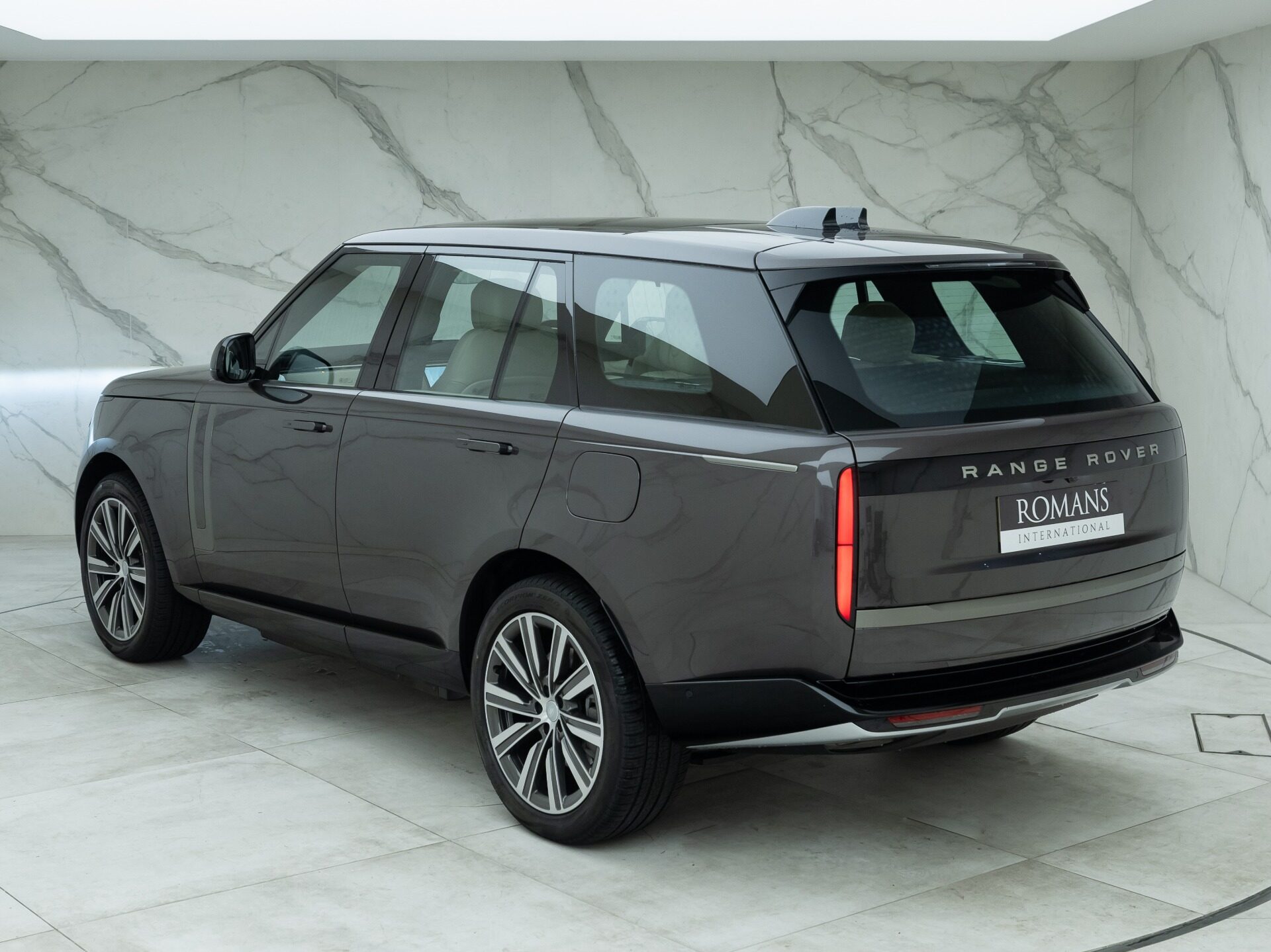 Used Land Rover Range Rover P460e SE for sale | Charente Grey