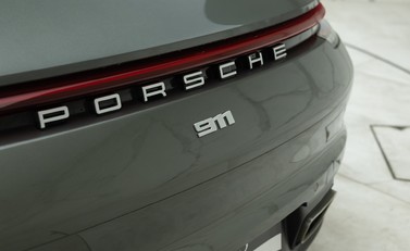 Porsche 911 Carrera (992) 24