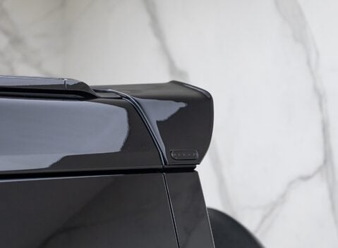 Land Rover Defender 110 D300 HSE Hard Top URBAN 28