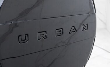 Land Rover Defender 110 D300 HSE Hard Top URBAN 30