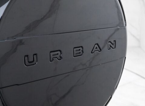 Land Rover Defender 110 D300 HSE Hard Top URBAN 30