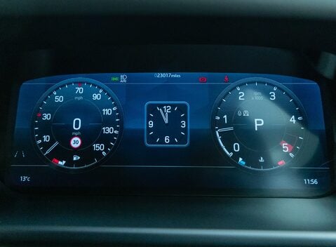 Land Rover Defender 110 D300 HSE Hard Top URBAN 14