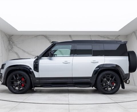 Land Rover Defender 110 D300 HSE Hard Top URBAN