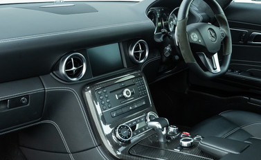 Mercedes-Benz SLS AMG 16