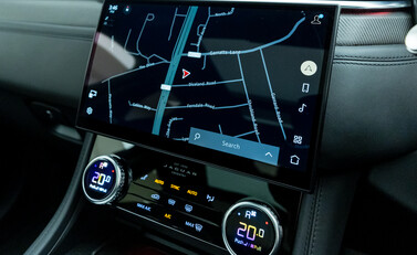 Jaguar F-Pace SVR 23