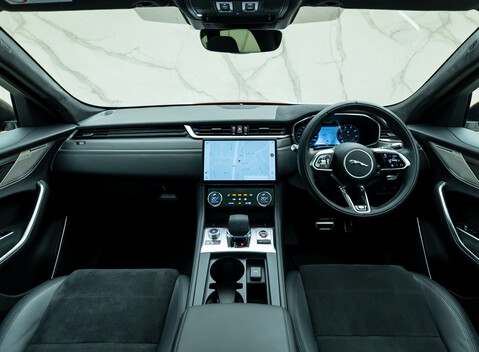Jaguar F-Pace SVR 21