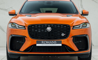 Jaguar F-Pace SVR 4