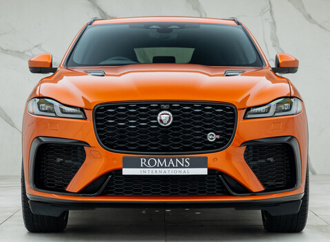 Jaguar F-Pace SVR 4