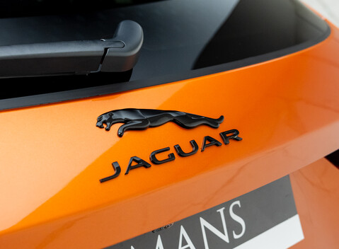 Jaguar F-Pace SVR 43