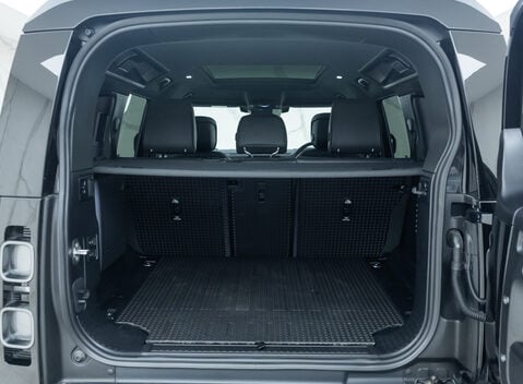 Land Rover Defender 110 V8 33