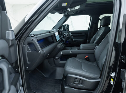 Land Rover Defender 110 V8 14