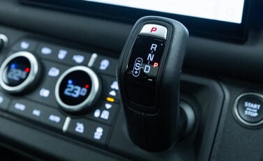 Land Rover Defender 110 V8 19