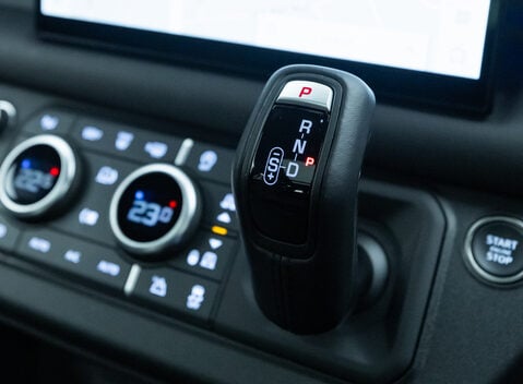 Land Rover Defender 110 V8 19