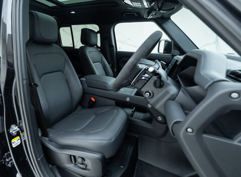 Land Rover Defender 110 V8 10