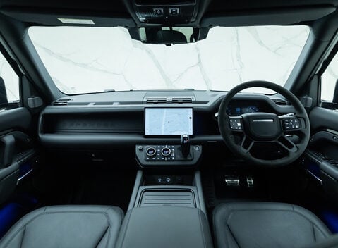 Land Rover Defender 110 V8 16