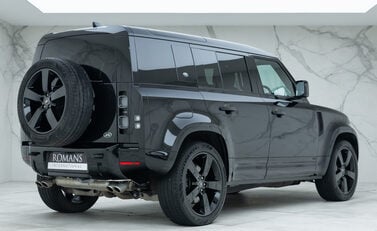 Land Rover Defender 110 V8 3