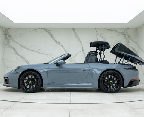 Porsche 911 Targa 4 GTS (992)