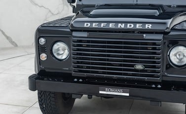 Land Rover Defender 90 XS 28