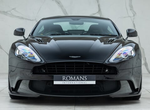 Aston Martin Vanquish S 4