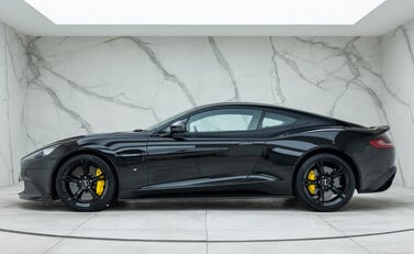 Aston Martin Vanquish S 2