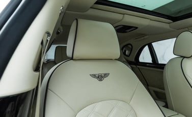 Bentley Mulsanne V8 Mulliner 12