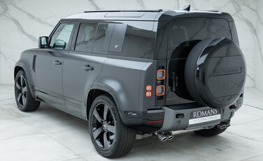 Land Rover Defender 110 V8 Carpathian Edition 9