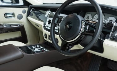 Rolls-Royce Ghost V12 10