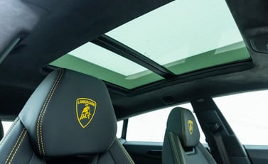 Lamborghini Urus S 14