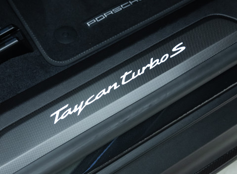 Porsche Taycan Turbo S 27