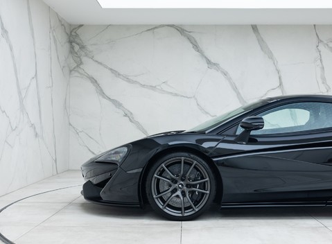 McLaren 570 GT MSO Black Collection 47