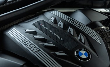 BMW X6 M50i 38