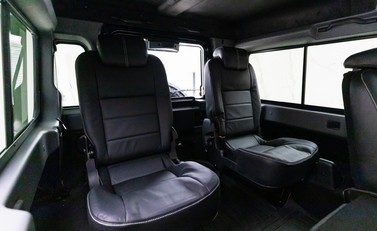 Land Rover Defender 110 XS 13