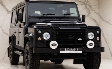 Land Rover Defender 110 XS 6
