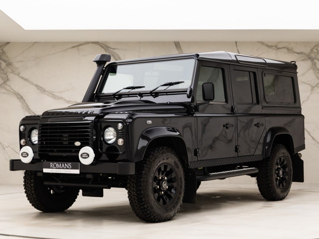 Used Land Rover Defender 110 XS for sale | Santorini Black