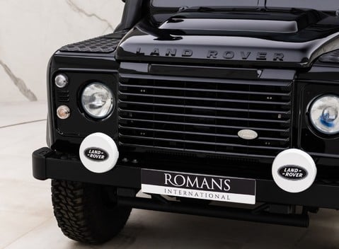 Land Rover Defender 110 XS 24