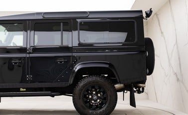Land Rover Defender 110 XS 31
