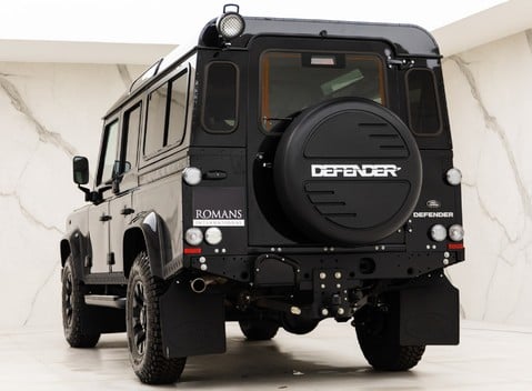 Land Rover Defender 110 XS 7