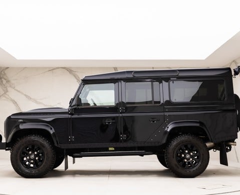Land Rover Defender 110 XS 