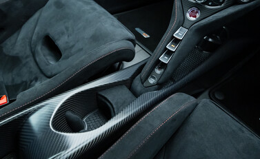 McLaren 765LT 25