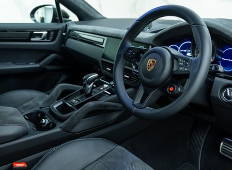 Porsche Cayenne Turbo GT 10