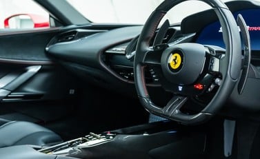 Ferrari SF90 Stradale 10