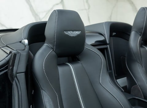 Aston Martin V12 Vantage S Roadster 16